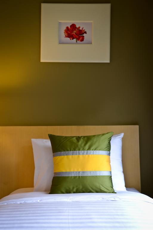 Hotel Tibera Taman Cibeunying Bandung Quarto foto