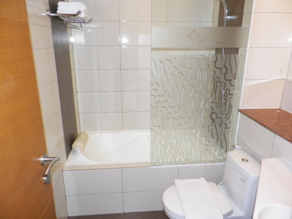 Hotel Tibera Taman Cibeunying Bandung Quarto foto