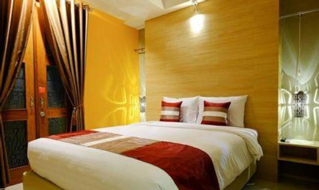 Hotel Tibera Taman Cibeunying Bandung Exterior foto