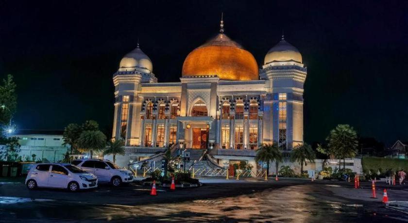 Hotel Tibera Taman Cibeunying Bandung Exterior foto