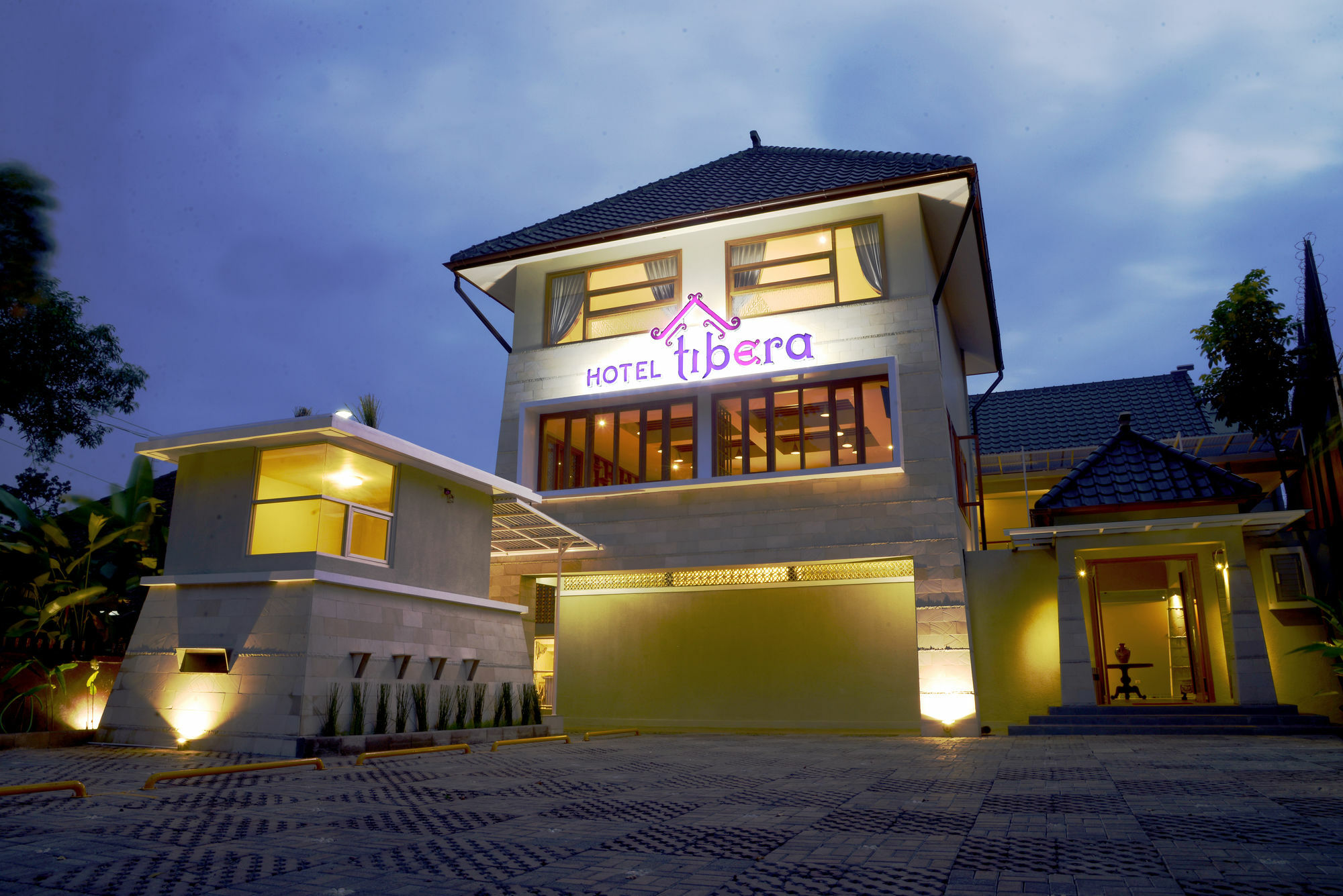 Hotel Tibera Taman Cibeunying Bandung Exterior foto